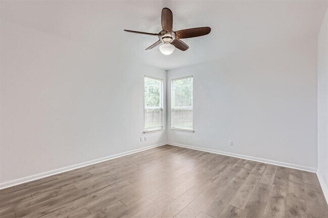 Building Photo - 131 Lavaca Loop