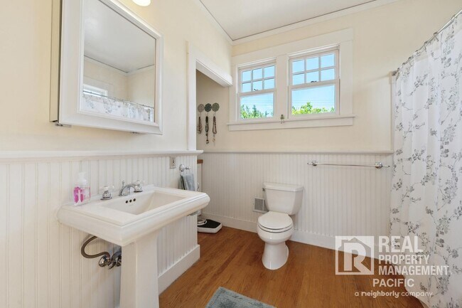 Building Photo - Beautiful North Berkeley Craftsman with Bay View