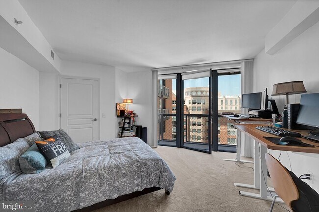 Building Photo - 616 E Street NW Unit 1118