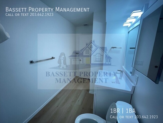 Building Photo - 30 Stoneycrest Dr