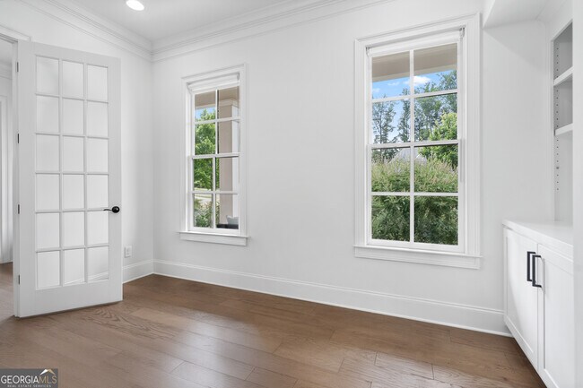 Building Photo - 2045 Kent Ct