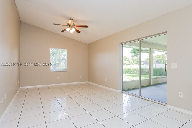 Building Photo - 2514 SW Monterrey Ln