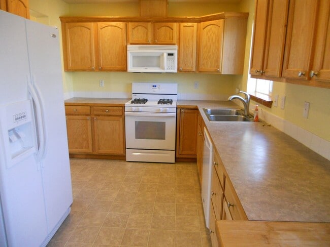 Building Photo - 20514 66th Dr NE