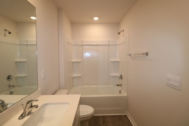 Building Photo - 182 Carriage Cove Cir