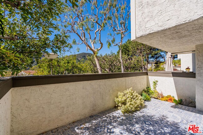 Building Photo - 17095 Palisades Cir
