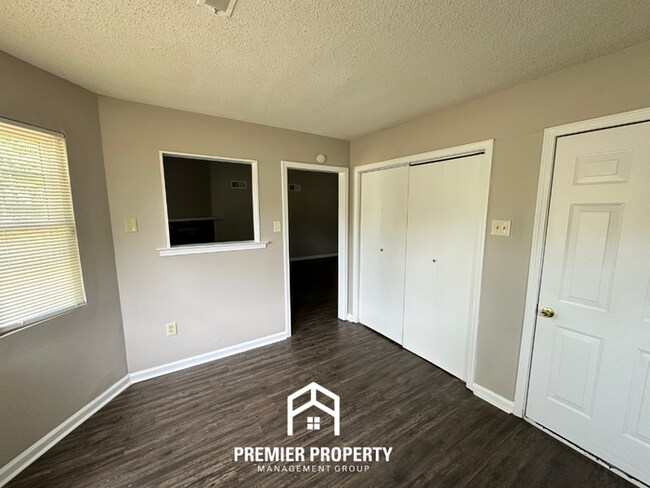 Building Photo - Quiet 3BR/2BA Cove in 38141 | Vaulted Ceilings, Fireplace & 2-Car Garage