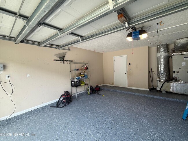 Building Photo - 12856 Chets Creek Dr N