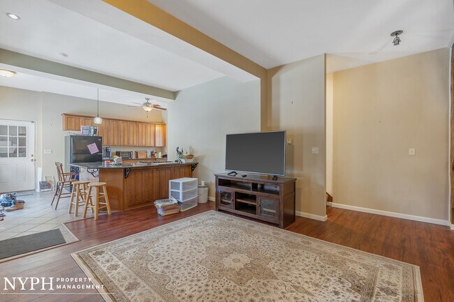 Building Photo - 5113 Cedarvale Rd