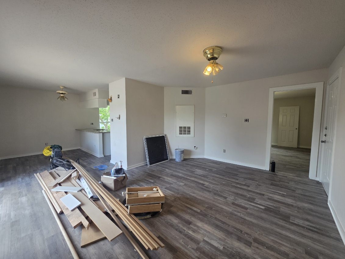 Building Photo - 1020 Autumn Cir
