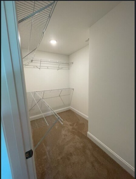 Master Closet - 1825 Bennett Vlg Dr