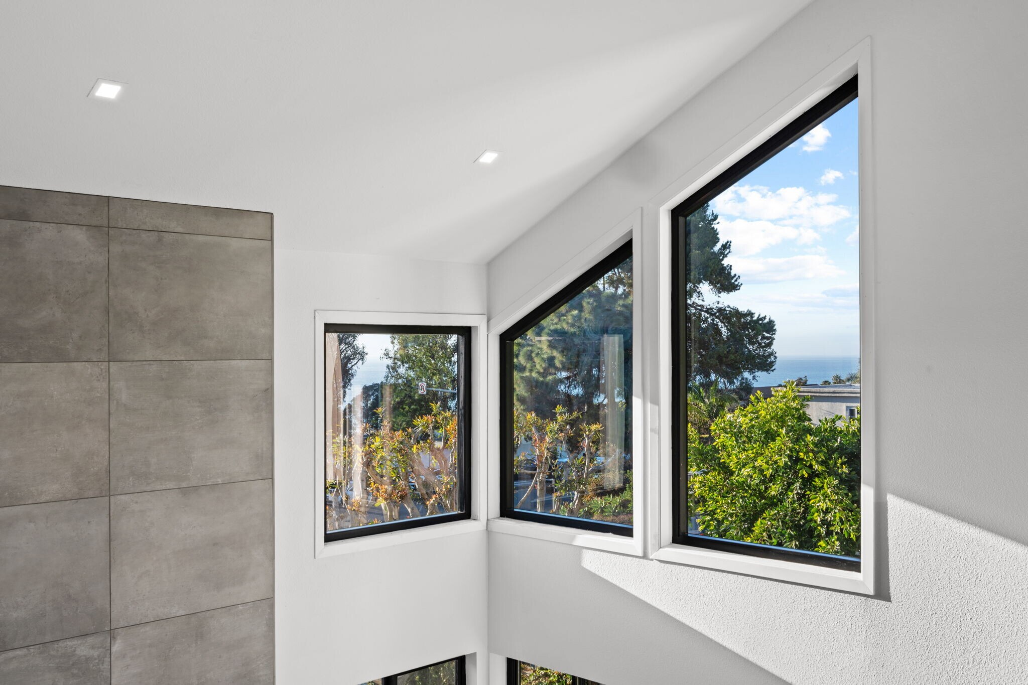 Building Photo - 2029 Del Mar Heights Rd