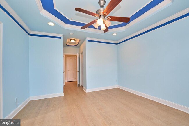 Building Photo - 43865 Hickory Corner Terrace