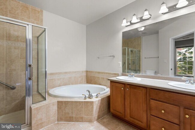 Building Photo - 803 Reserve Champion Dr