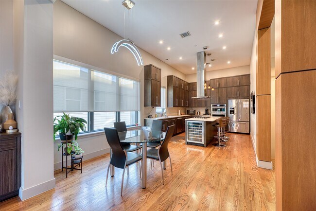 Building Photo - 5521 Kiam St