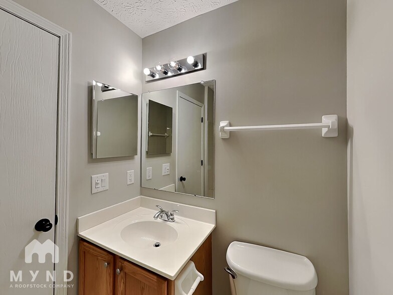 Building Photo - 5819 Rothrock Ct