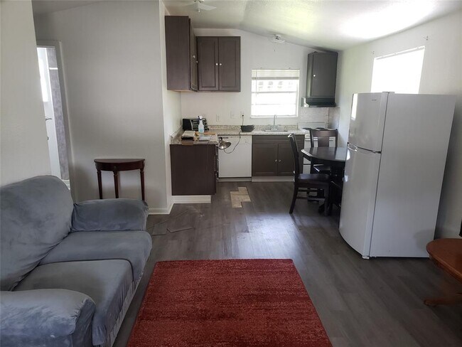 Building Photo - 3818 Hamid Blvd