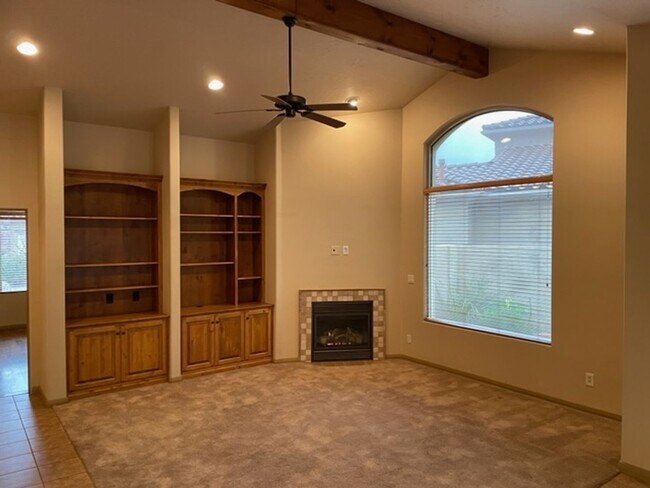 Building Photo - Beautiful Home In A Quiet Gated Community!