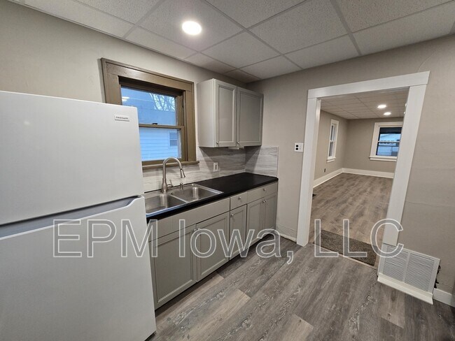 Building Photo - 115 Summit Ave