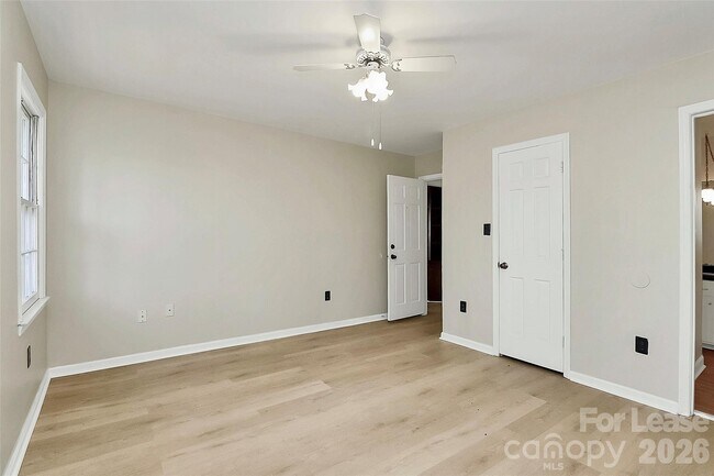 Building Photo - 6635 Olde Savannah Rd