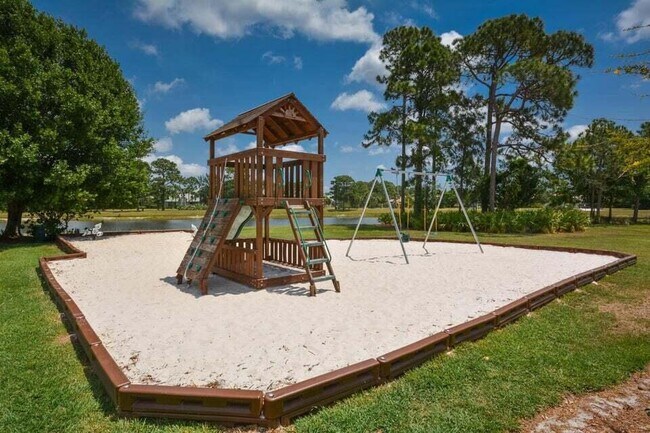 Building Photo - 650 SW Treasure Cove