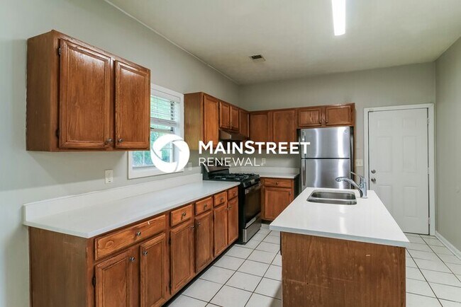 Building Photo - 3 Bedroom Pet-Friendly Home in STONECREST, GA with Main Street Renewal