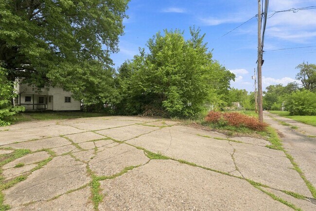Building Photo - 4029 Weisser Park Ave