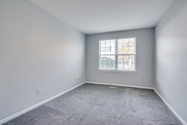 Building Photo - 805 Genesee Dr