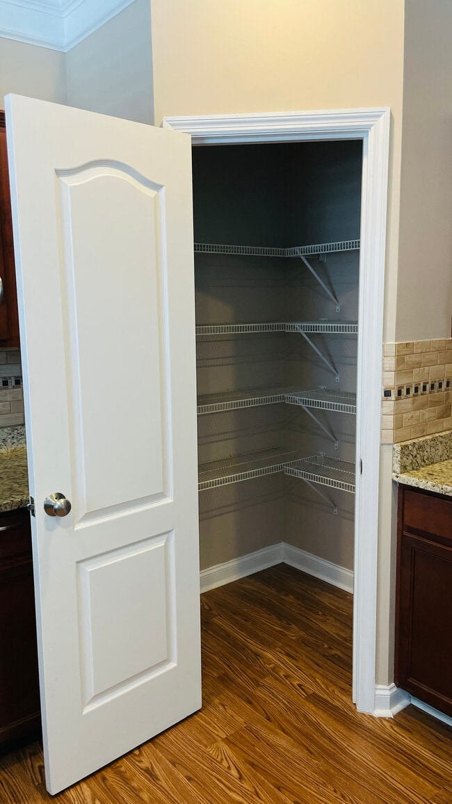 Building Photo - 16300 Brookfield View Ct