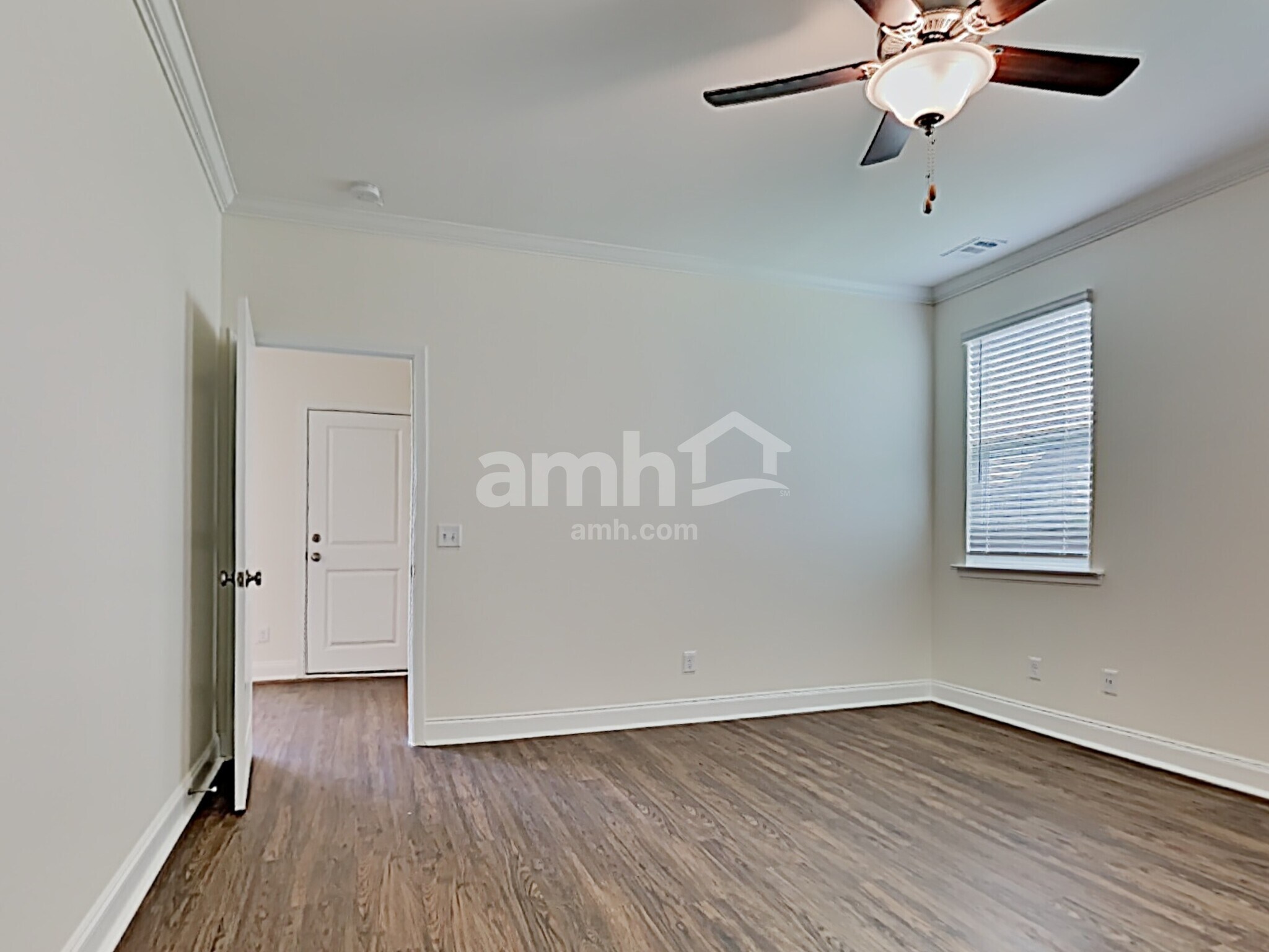 Building Photo - 107 Parkside Blvd