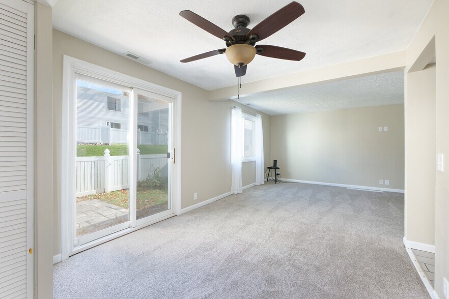 Building Photo - 267 Deepwood Dr