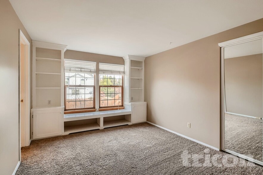 Building Photo - 5752 S Ouray Ct