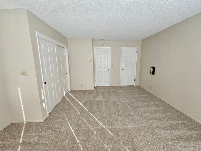 Building Photo - Spacious Willow Glen Home nestled near the end of a quiet cul-de-sac.