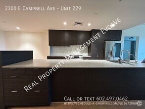 Building Photo - Luxurious Living In This High-end Condo! *...