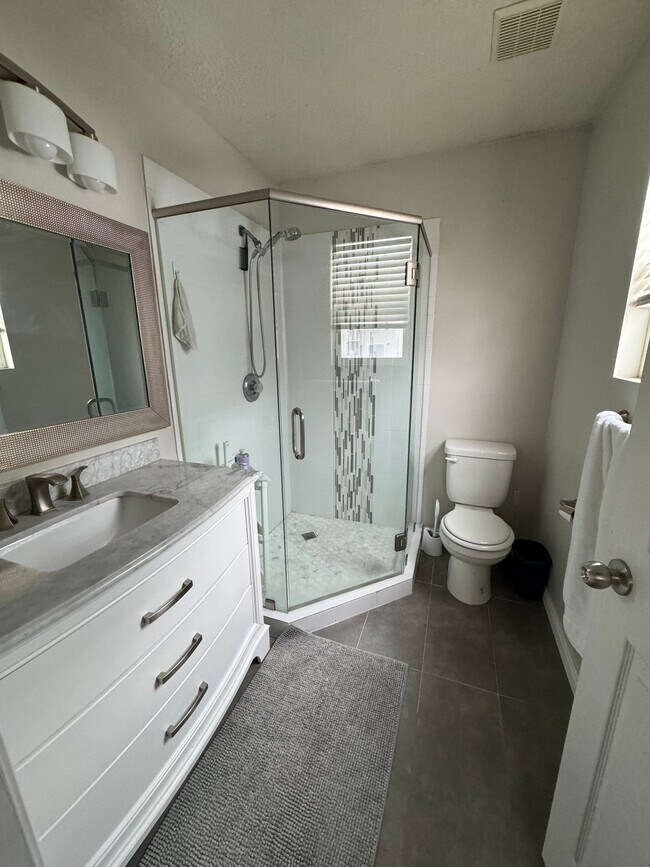 Building Photo - 2532 Hillside Village Ct