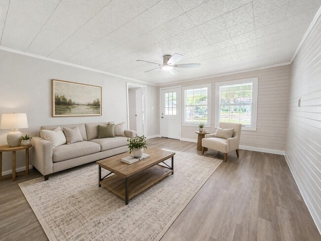 Building Photo - 299 Francis St