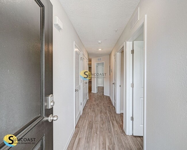 Building Photo - 9524 Hood Rd