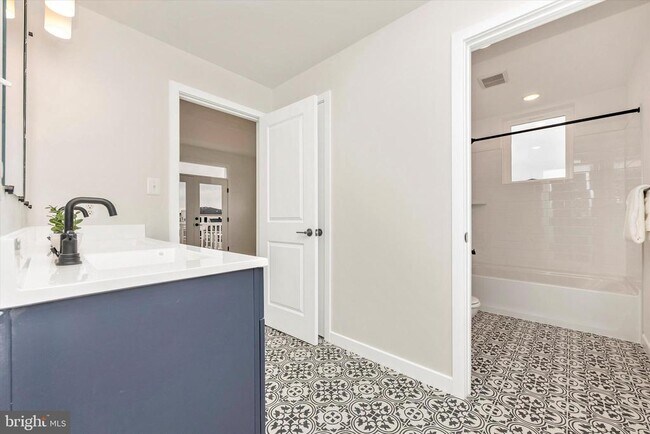 Building Photo - 714 Iron Frg Rd