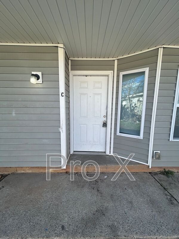 Building Photo - 405 Park St