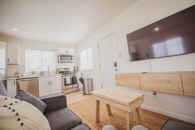 Building Photo - 104 Northside Dr