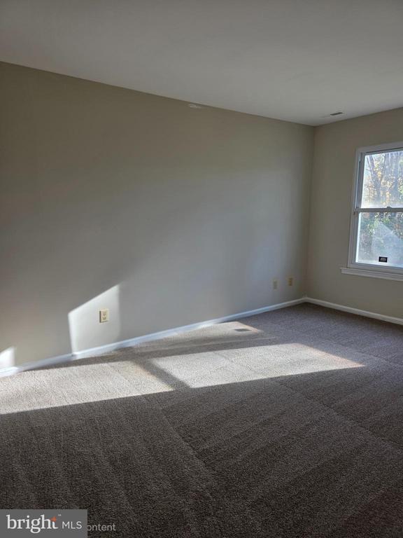 Building Photo - 11 Acapella Ct