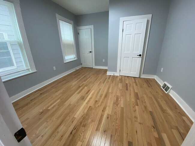 Building Photo - 36 Bright St