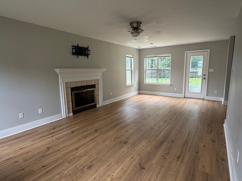 Living room - 14204 Lavender Trace Ct