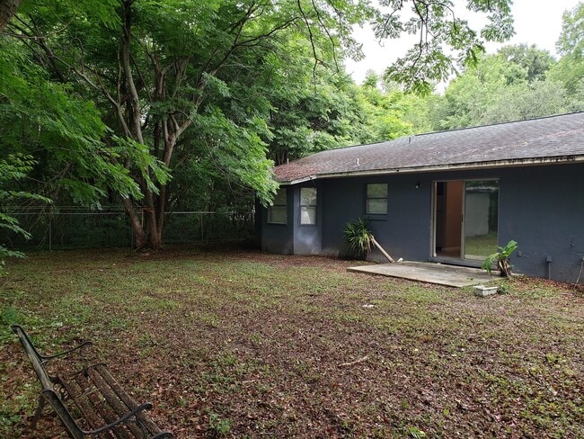 Building Photo - 3 Bed, 2 Bath, 1 Car garage.