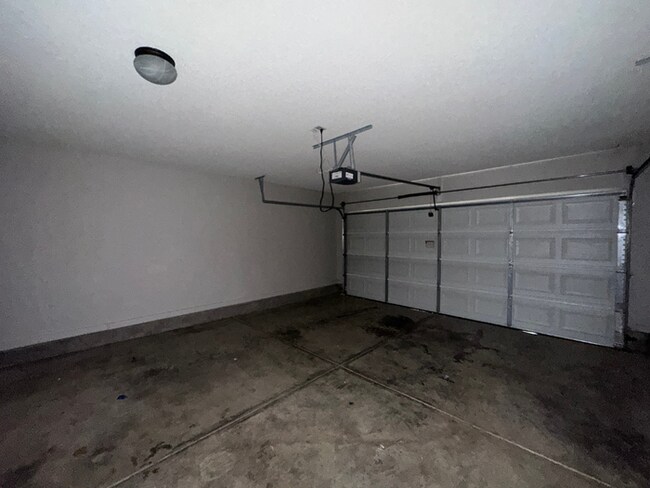 Building Photo - Charming 3BR/2BA Bartlett Area Home | Soaring High Ceilings, Fireplace & 2-Car Garage