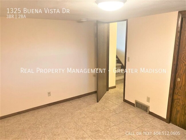 Building Photo - 1325 Buena Vista Dr