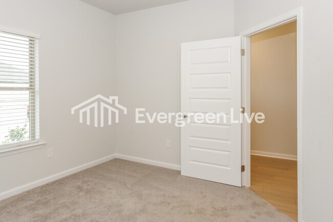 Building Photo - 206 Exeter St