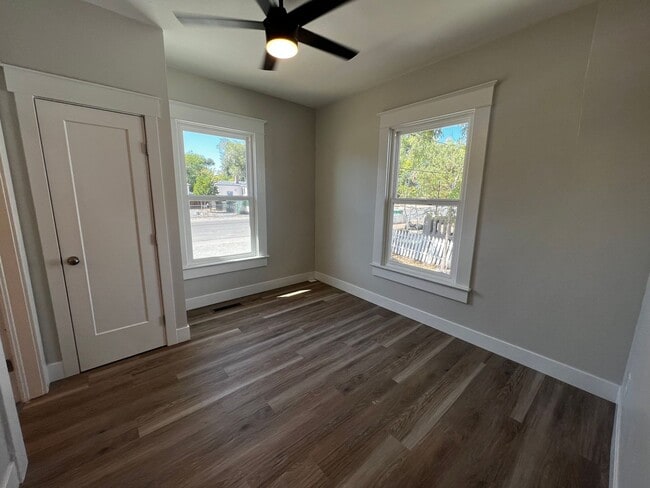 Building Photo - Beautiful 2-Bedroom House with Yard