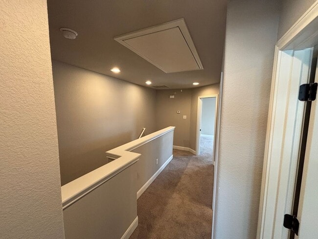 Building Photo - Stylish Townhome Near Randolph AFB – Avail...