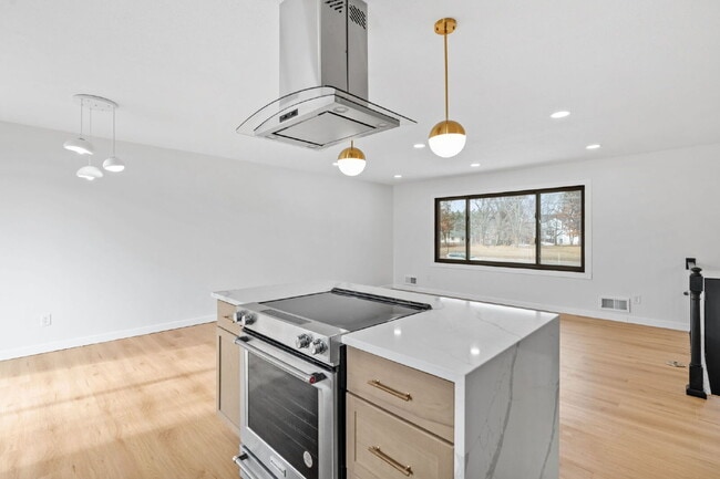 Building Photo - "Charming 4-Bedroom Home with Granite Elegance in Lino Lakes – 2584 Sq Ft of Comfort!"