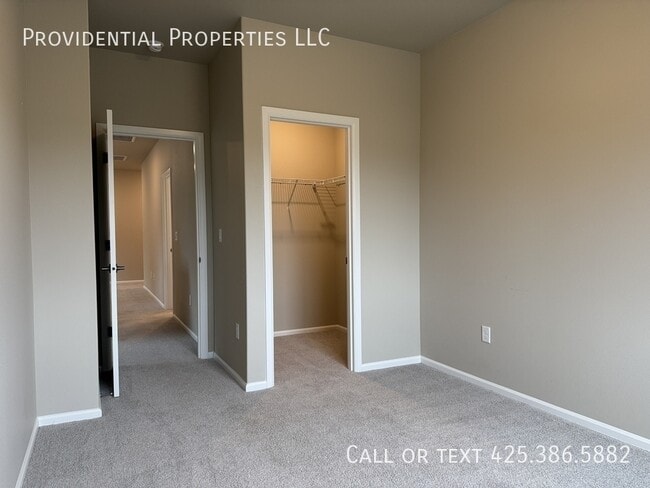 Building Photo - 12819 192nd Pl E